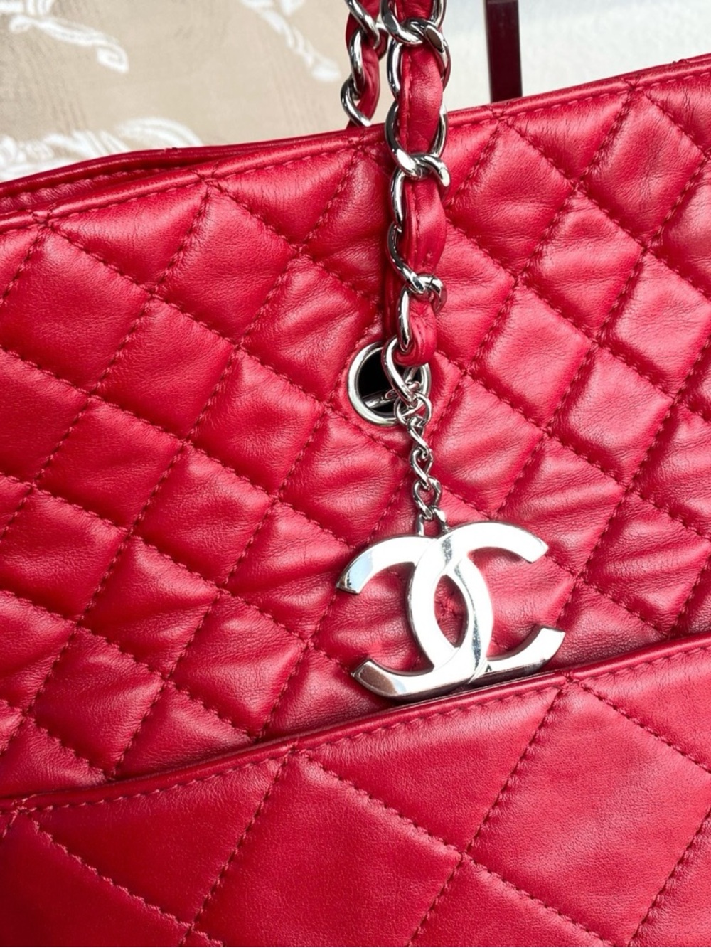 Chanel | Quilted Tote Bag Red Caviar | Excellent Condition - Picture 2 of 9